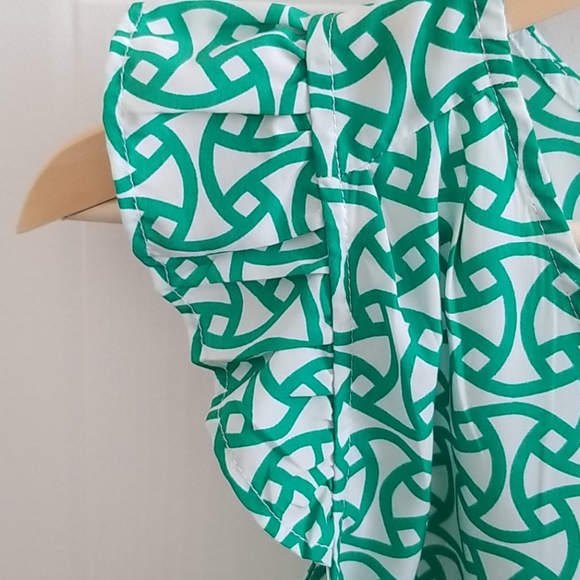 Green top - Picture 4 of 4